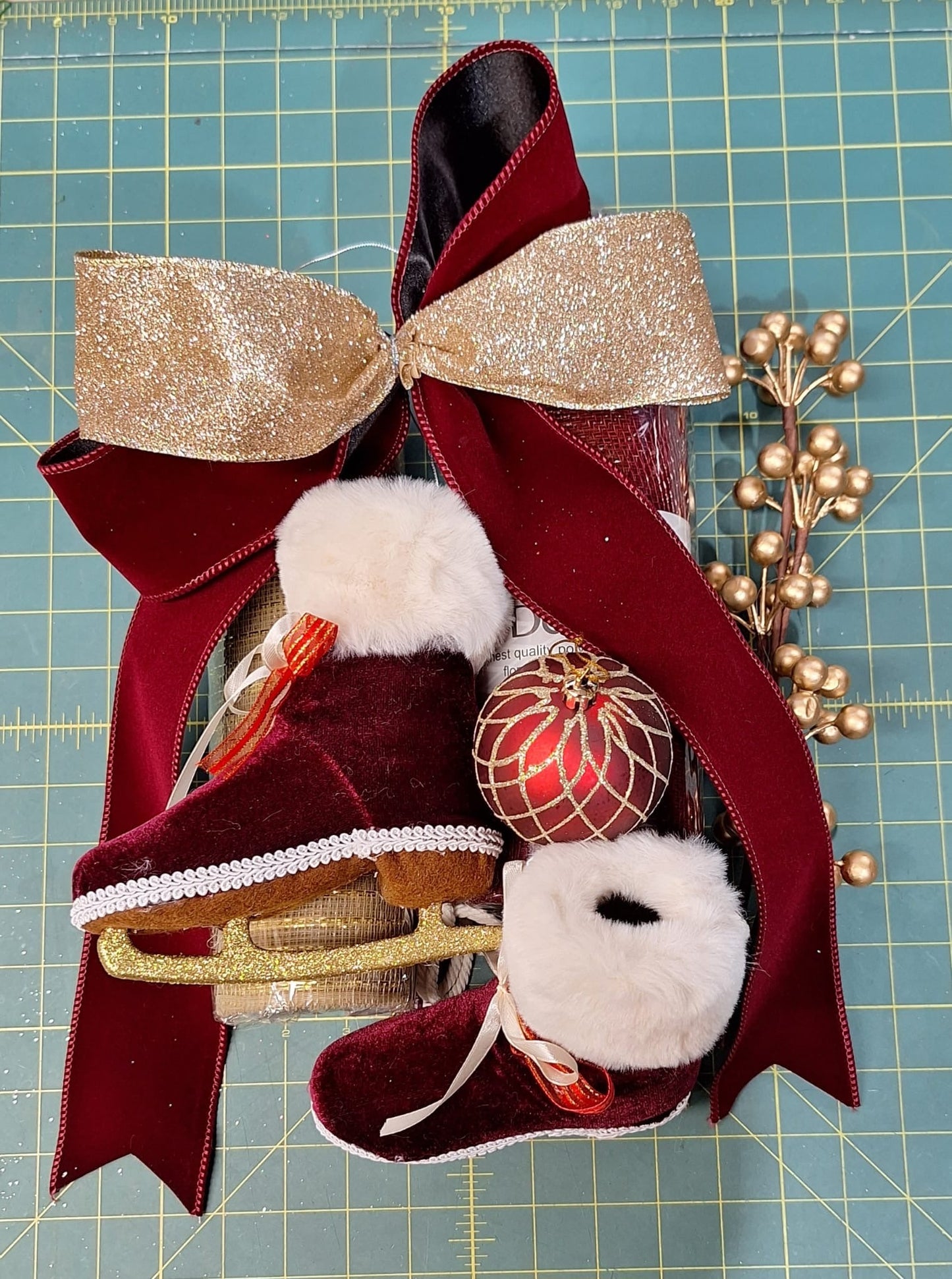 Wreath Kits (Maroon Skates)