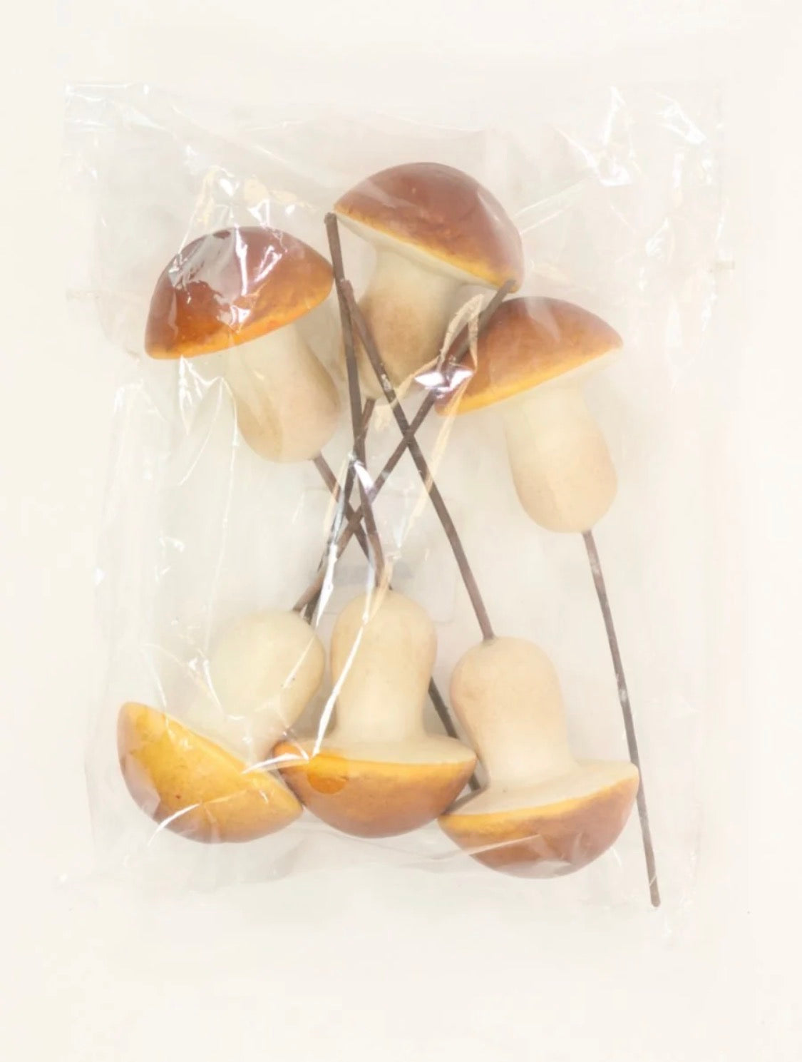 Autumn toadstool          6 pack - 15cm x 4cm